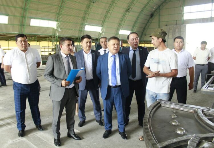 ЖЕРГІЛІКТІ КӘСІПКЕРЛЕР ӨЗ ЕСЕБІНЕН ЖЕКЕМЕНШІК МЕКТЕП ЖӘНЕ ШАҒЫН КӘСІП АШҚАН