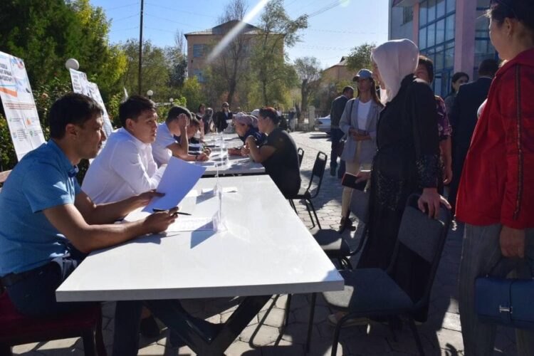 ТУРКЕСТАН: ПРЕДСТАВЛЕНО ОКОЛО 1000 ВАКАНСИЙ