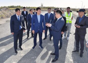 ДАРХАН САТЫБАЛДЫ: «АСА МАҢЫЗДЫ ЖОЛДАРДЫҢ ҚҰРЫЛЫСЫНА БАСЫМДЫҚ БЕРІЛЕДІ»