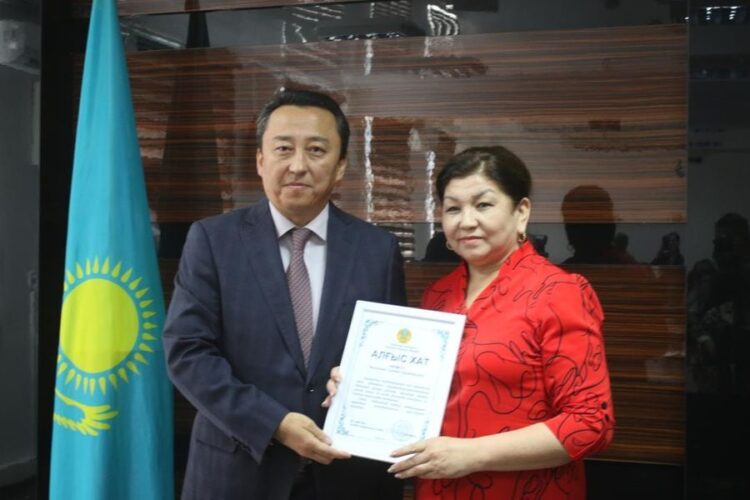 ТҮРКІСТАН: ТӨЛЕБИДЕ ШАҒЫН ЖӘНЕ ОРТА БИЗНЕС ӨКІЛДЕРІ МАРАПАТТАЛДЫ