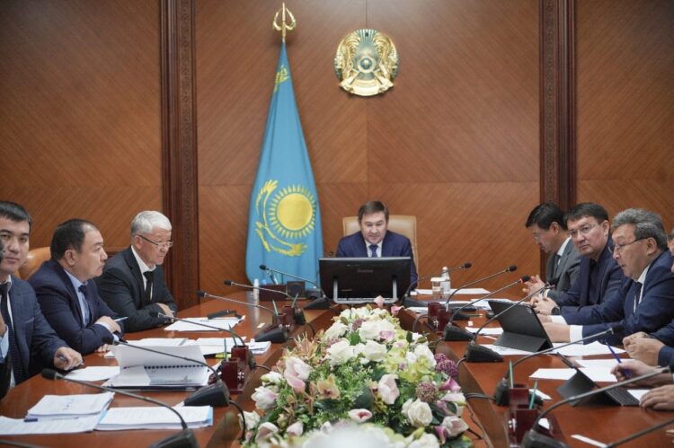 МҰРАТ ӘЙТЕНОВТІҢ ТӨРАҒАЛЫҒЫМЕН ЖЫЛУ БЕРУ МАУСЫМЫНА ДАЙЫНДЫҚ БОЙЫНША ЖИЫН ӨТТІ