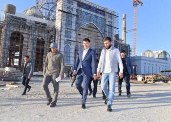 В ТУРКЕСТАНЕ ВОЗВОДЯТ УНИКАЛЬНЫЕ ИСЛАМСКИЕ ЦЕНТРЫ