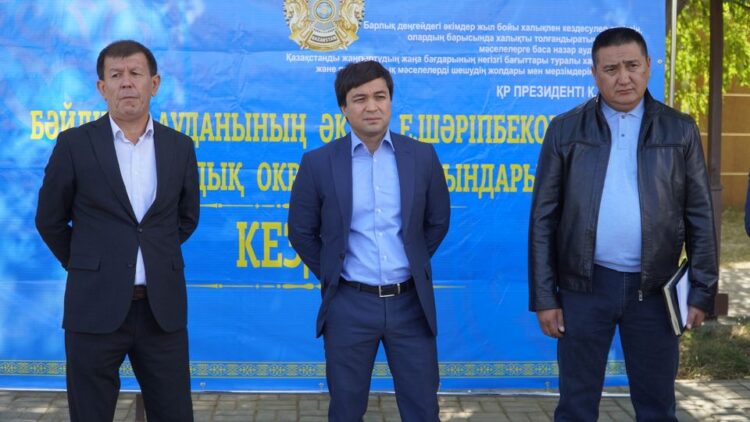 БӘЙДІБЕК: АУДАН ӘКІМІ ШАЯН АУЫЛДЫҚ ОКРУГІНІҢ ТҰРҒЫНДАРЫМЕН КЕЗДЕСТІ