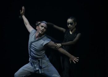 ТҮРКІСТАН МУЗЫКАЛЫҚ ДРАМА ТЕАТРЫНДА ЖАҢА МАУСЫМНЫҢ ШЫМЫЛДЫҒЫ ТҮРІЛДІ