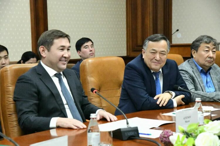 М.ӘЙТЕНОВ «СОСА-СОLА» КОМПАНИЯСЫНЫҢ ӨКІЛІМЕН КЕЗДЕСТІ