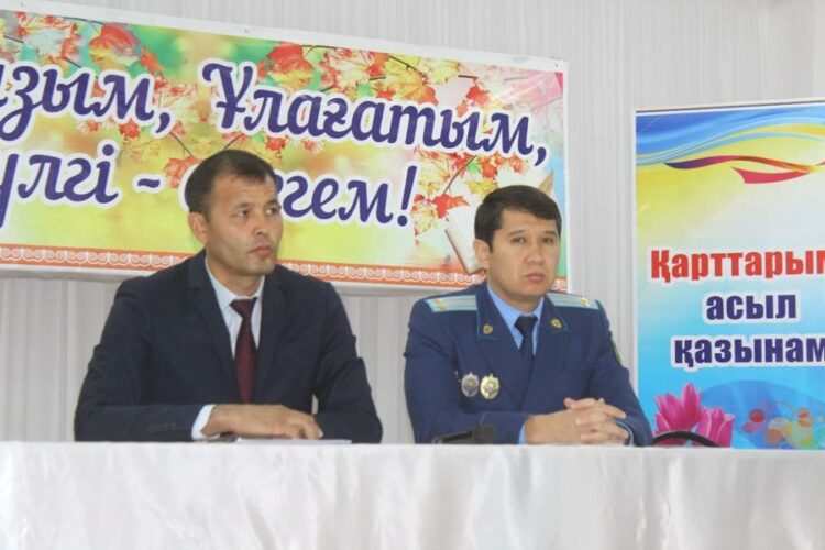 Ордабасы ауданының прокуроры мектеп оқушыларымен кезекті кездесу өткізді