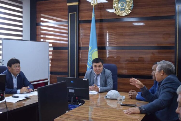 ОТЫРАРДА КӘСІПКЕРЛЕРМЕН ЖИЫН ӨТТІ