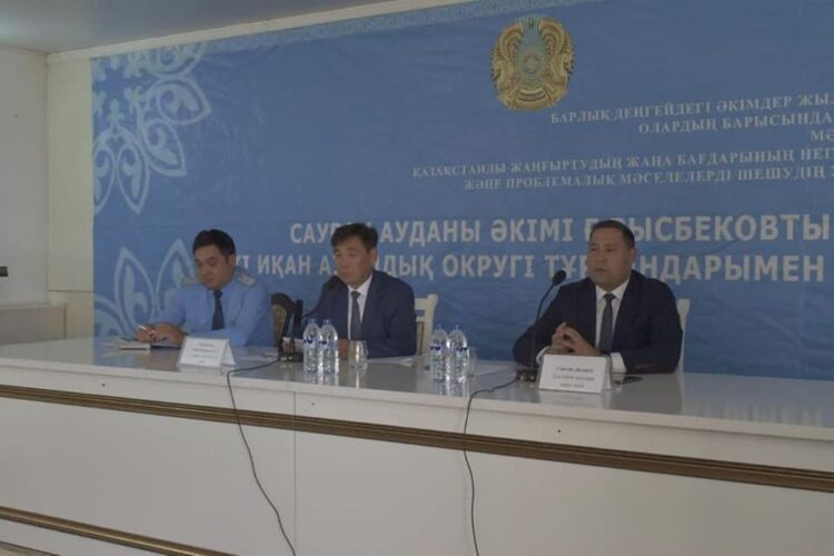 САУРАН АУДАНЫНЫҢ ӘКІМІ ЕСКІ ИҚАНДЫҚТАРМЕН КЕЗДЕСТІ