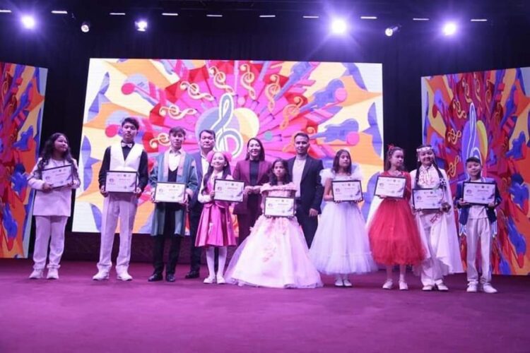 ТҮРКІСТАН САХНАСЫНДА ЖАС ТАЛАНТТАРДЫҢ ОБЛЫСТЫҚ ӘН БАЙҚАУЫ ӨТТІ