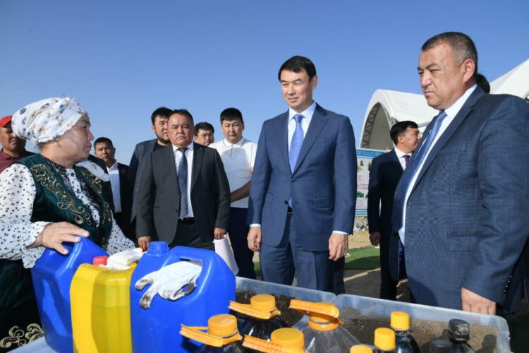 ТҮРКІСТАН: КЕЛЕСТЕГІ КӘСІПОРЫНДА ЖЫЛЫЖАЙ ШАРУАШЫЛЫҒЫНА ҚАЖЕТТІ ЗАТТАР ШЫҒАРЫЛАДЫ