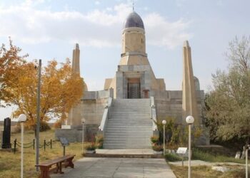 ТҮРКІСТАН:  ТАРИХИ МЕКЕНДЕР МЕН ЕСКЕРТКІШТЕРДІ ҚОРҒАУ МӘСЕЛЕСІ ТАЛҚЫЛАНДЫ