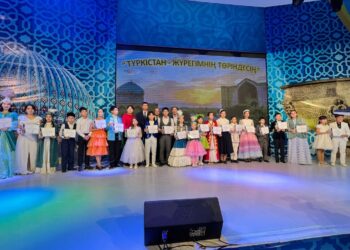 ТҮРКІСТАНДА ПАТРИОТТЫҚ ӘНДЕР БАЙҚАУЫ ӨТТІ