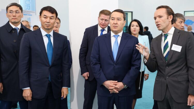Әлихан Смайылов Түркістан облысында жаңа инвестициялық жобалармен танысты