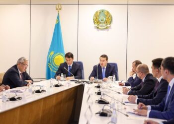 Изъятые у коррупционеров деньги начнут направлять на строительство школ уже в ноябре — Алихан Смаилов