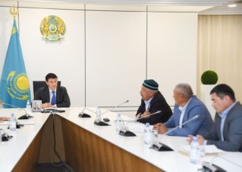 ДАРХАН САТЫБАЛДЫ ЖЕР МӘСЕЛЕСІ БОЙЫНША ҚАЗЫҒҰРТ АУДАНЫНЫҢ ТҰРҒЫНДАРЫН ҚАБЫЛДАДЫ