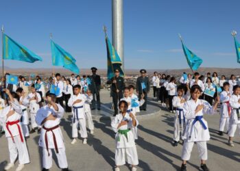 ТҮРКІСТАН: КЕНТАУДАҒЫ БАРЛЫҚ БІЛІМ ҰЯЛАРЫНЫҢ БАСШЫЛАРЫ  МЕН ҰСТАЗДАРЫ ӘНҰРАНДЫ ШЫРҚАДЫ