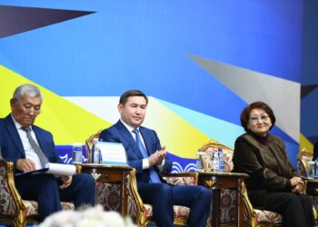 БІРЕГЕЙ ТҰЛҒА АСАНБАЙ АСҚАРОВТЫҢ 100 ЖЫЛДЫҚ МЕРЕЙТОЙЫНА ОРАЙ ШЫМКЕНТТЕ КОНФЕРЕНЦИЯ ӨТТІ