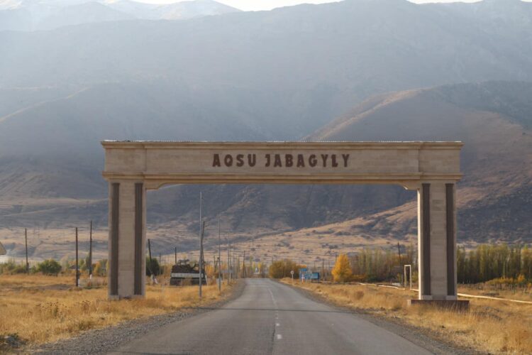 ТҮРКІСТАН: РЕСПУБЛИКА КҮНІНЕ ОРАЙ ТҮЛКІБАСТА ЖАҢА ӘКІМДІК ҒИМАРАТЫ ПАЙДАЛАНУҒА БЕРІЛДІ