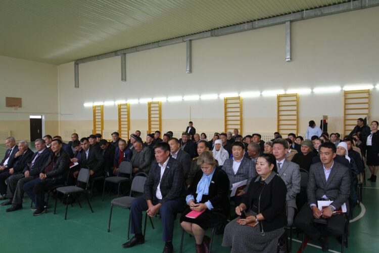 МАҚТААРАЛ АУДАНЫНЫҢ ӘКІМІ А.ҚАЛЫБЕКОВ АУЫЛДЫҚ ОКРУГІНІҢ ТҰРҒЫНДАРЫМЕН КӨШПЕЛІ КЕЗДЕСУ ӨТКІЗДІ