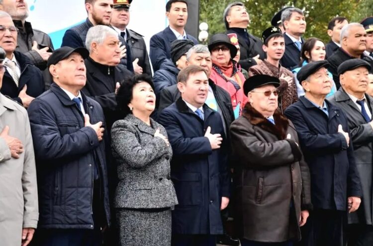 МЕМЛЕКЕТТІК ТУ КӨТЕРІЛДІ