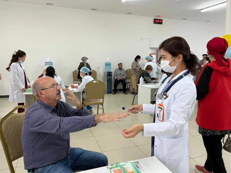 АШЫҚ ЕСІК КҮНІНДЕ ДӘРІГЕРЛЕР 106 ТҰРҒЫНҒА МЕДИЦИНАЛЫҚ КӨМЕК КӨРСЕТТІ