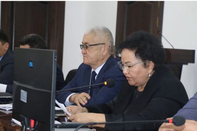 Түлкібаста кезекті лездемелік мәжілісі болып өтті