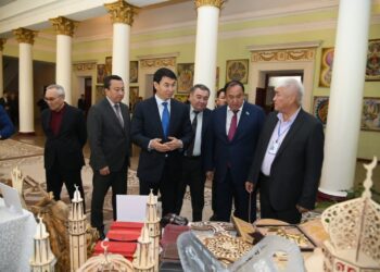 ДАРХАН САТЫБАЛДЫ: «ЖАЙЛЫ МЕКТЕП» ЖОБАСЫ АЯСЫНДА ТӨЛЕБИДЕ БІРНЕШЕ МЕКТЕП САЛЫНАДЫ»