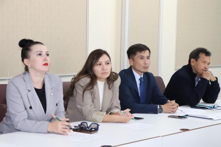 ЖОЛДАУ АЯСЫНДА КӘСІПКЕРЛІКТІ ҚОЛДАУ ТҰСТАРЫ ТҮСІНДІРІЛДІ