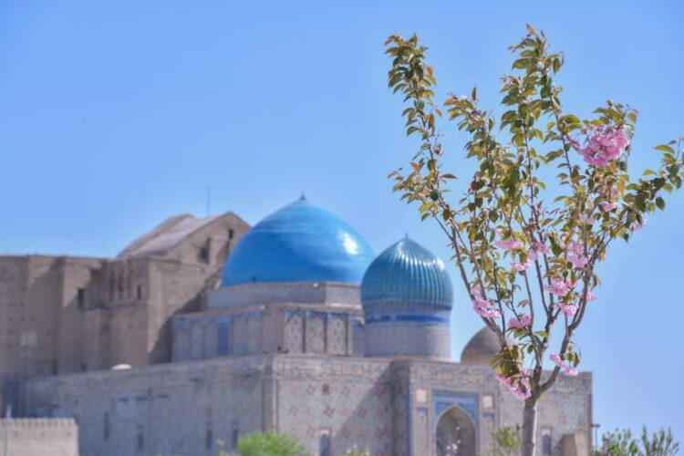 ҮШ ОБЛЫС ҮЛГІ ТҰТАР ТҮРКІСТАН