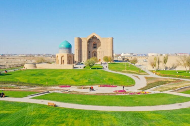 Түлеген, түрленген, гүлденген — Түркістан