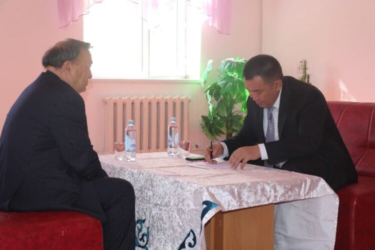 ТҮЛКІБАС: ШАҚПАҚ ЖӘНЕ ЖАБАҒЫЛЫ АУЫЛДЫҚ ОКРУГІНДЕ ТҰРҒЫНДАР ТАРАПЫНАН КӨТЕРІЛГЕН МӘСЕЛЕЛЕР КЕЗЕҢ-КЕЗЕҢІМЕН ШЕШІМІН ТАУЫП КЕЛЕДІ