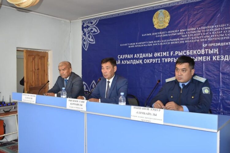 САУРАН АУДАННЫҢ ӘКІМІ ОРАНҒАЙ АУЫЛДЫҚ ОКРУГ ТҰРҒЫНДАРЫМЕН КЕЗДЕСТІ