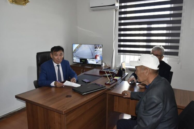 САУРАН: АУДАН ӘКІМІ МАЙДАНТАЛ АУЫЛДЫҚ ОКРУГІ ЖҰРТШЫЛЫҒЫМЕН КЕЗДЕСТІ