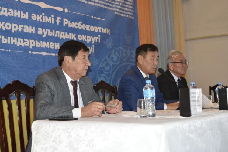 САУРАН АУДАНЫНЫҢ ӘКІМІ БАБАЙҚОРҒАН АУЫЛДЫҚ ОКРУГІ ЖҰРТШЫЛЫҒЫМЕН КЕЗДЕСТІ