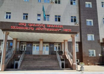 ДӘРІГЕРЛЕР АЛҒАШ РЕТ ЖАСӨСПІРІМ БҮЙРЕГІНЕ АШЫҚ ТҮРДЕ ОТА ЖАСАДЫ