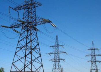 ТҮРКІСТАН: ТҮЛКІБАСТА 800-ГЕ ЖУЫҚ ЭЛЕКТР БАҒАНАСЫ МЕН 32 ШАҚЫРЫМНАН АСТАМ ЭЛЕКТР ЖЕЛІСІ АУЫСТЫРЫЛДЫ