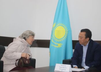 ТӨЛЕБИ ӘКІМІ ТҰРҒЫНДАРДЫҢ ӨТІНІШІН ТЫҢДАП, СҰРАҚТАРЫНА ЖАУАП БЕРДІ