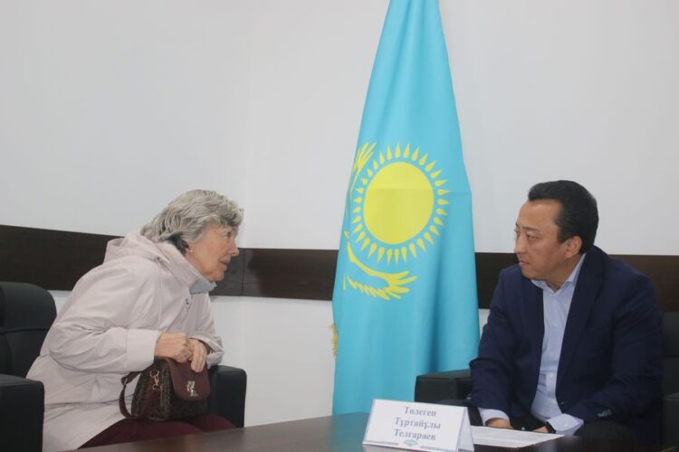 ТӨЛЕБИ ӘКІМІ ТҰРҒЫНДАРДЫҢ ӨТІНІШІН ТЫҢДАП, СҰРАҚТАРЫНА ЖАУАП БЕРДІ