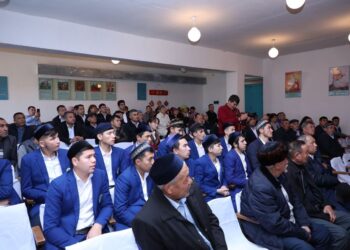 САРЫАҒАШ АУДАНЫНЫҢ ӘКІМІ ЖАРТЫ ТӨБЕ АУЫЛДЫҚ ОКРУГІНІҢ ТҰРҒЫНДАРЫМЕН КЕЗДЕСТІ