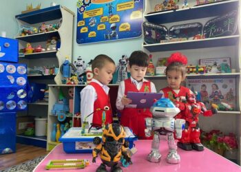 КЕЛЕС: МЕКТЕПКЕ ДЕЙІНГІ БІЛІМ БЕРУ ҰЙЫМЫНДА ГИДРОПОНИКА МЕН РОБОТОТЕХНИКАНЫҢ ҚЫР-СЫРЫН ҮЙРЕТЕДІ