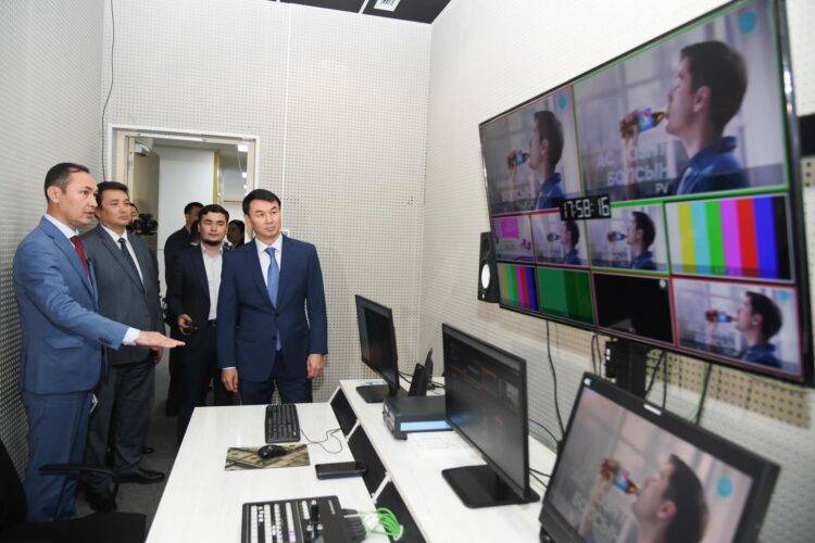 ДАРХАН САТЫБАЛДЫ «TURKISTAN MEDIA HOLDING» МЕКЕМЕСІНІҢ ЖҰМЫСЫМЕН ТАНЫСТЫ