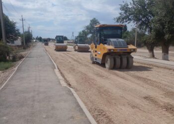 ТҮРКІСТАН: САУРАН АУДАНЫНДА ЖОЛ ҚҰРЫЛЫСЫ ЖҰМЫСТАРЫ ҚАРҚЫНДЫ