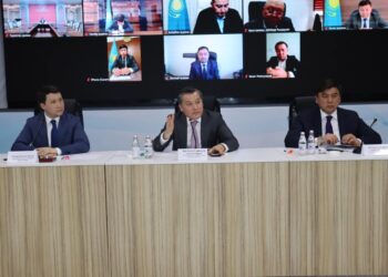 СЕРІКҚАЛИ БРЕКЕШЕВ ТҮРКІСТАН ОБЛЫСЫНЫҢ ТҰРҒЫНДАРЫМЕН КЕЗДЕСТІ