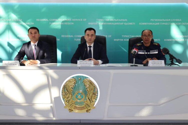 ТҮРКІСТАН ОБЛЫСЫНДА КӨЛІК ЖОЛДАРЫН ҚЫСҚЫ МЕЗГІЛГЕ ДАЙЫНДАУ ЖҰМЫСТАРЫ ЖҮРГІЗІЛІП ЖАТЫР