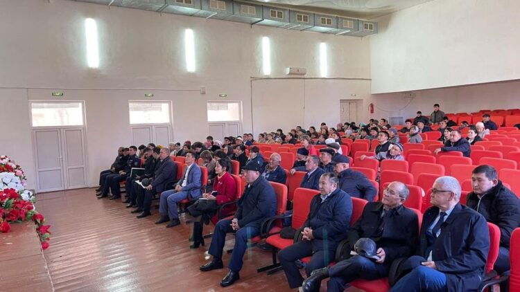 ТҮЛКІБАС КЕНТІ МЕН МИЧУРИН АУЫЛДЫҚ ОКРУГІНДЕГІ ӨЗЕКТІ МӘСЕЛЕЛЕР ТАЛҚЫЛАНДЫ