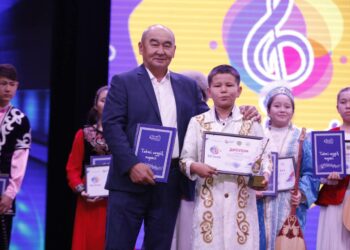 ТҮРКІСТАНДА «БАЛ ТАҢДАЙ» ӨНЕР ФЕСТИВАЛІ АЯСЫНДАҒЫ ЖАС ТЕРМЕШІЛЕР БАЙҚАУЫ ӨТТІ