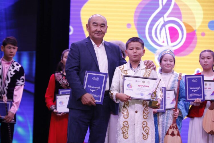 ТҮРКІСТАНДА «БАЛ ТАҢДАЙ» ӨНЕР ФЕСТИВАЛІ АЯСЫНДАҒЫ ЖАС ТЕРМЕШІЛЕР БАЙҚАУЫ ӨТТІ
