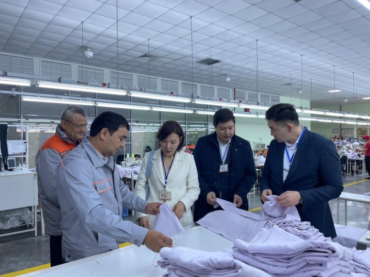 ТҮРКІСТАНДЫҚ ДЕЛЕГАЦИЯ ӨЗБЕКСТАННЫҢ ӨНДІРІСТІК ӘЛЕУЕТІМЕН ТАНЫСТЫ