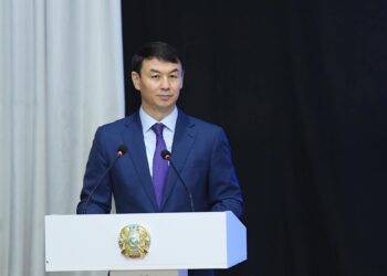 ТҮРКІСТАН:  ДАРХАН САТЫБАЛДЫ АРЫСТЫҚТАРМЕН КЕЗДЕСТІ