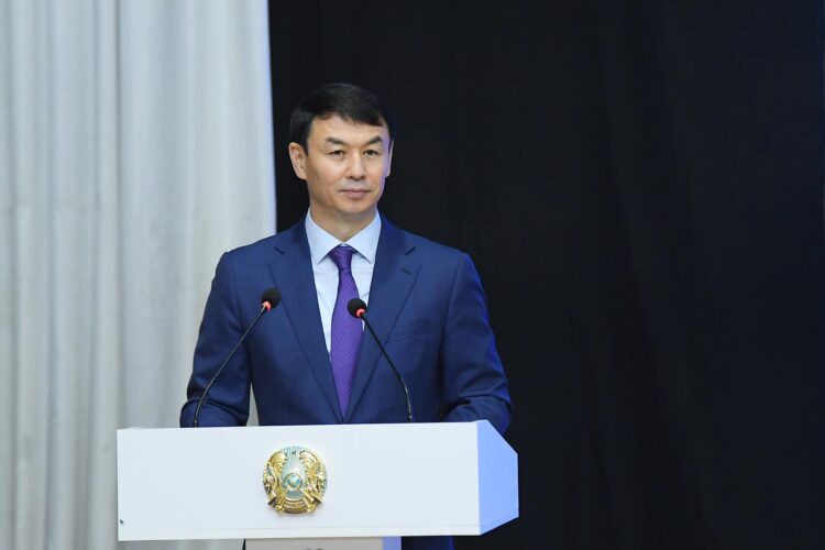 ТҮРКІСТАН:  ДАРХАН САТЫБАЛДЫ АРЫСТЫҚТАРМЕН КЕЗДЕСТІ